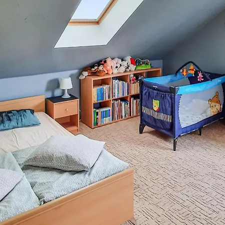 Beautiful In Zegocino With 5 Bedrooms And Wifi * Malechowo